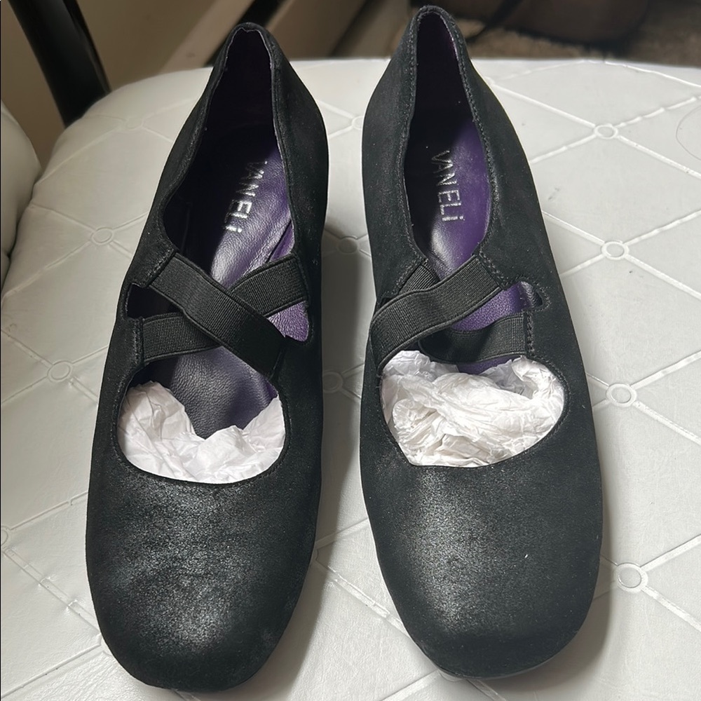 Vaneli Black Flats Classic Slip-On Design